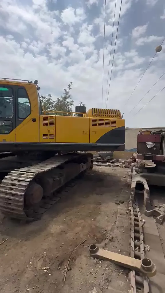 بیل مکانیکی ولوو EC460 مدل ۲۰۱۴ - تصویر ۱
