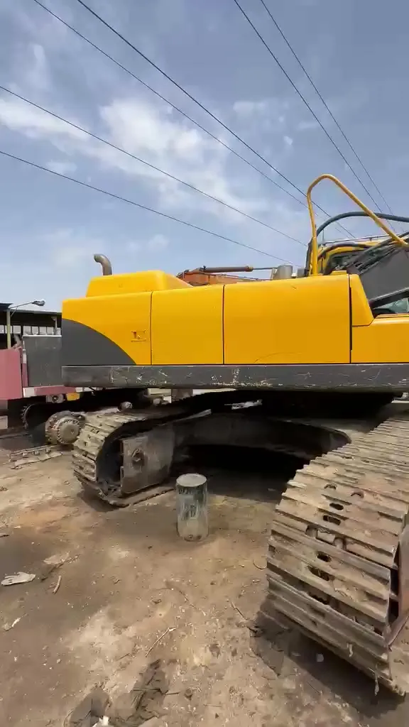 بیل مکانیکی ولوو EC460 مدل ۲۰۱۴ - تصویر ۳
